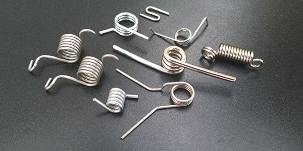 山東彈簧廠家講解扭轉彈簧的工作原理