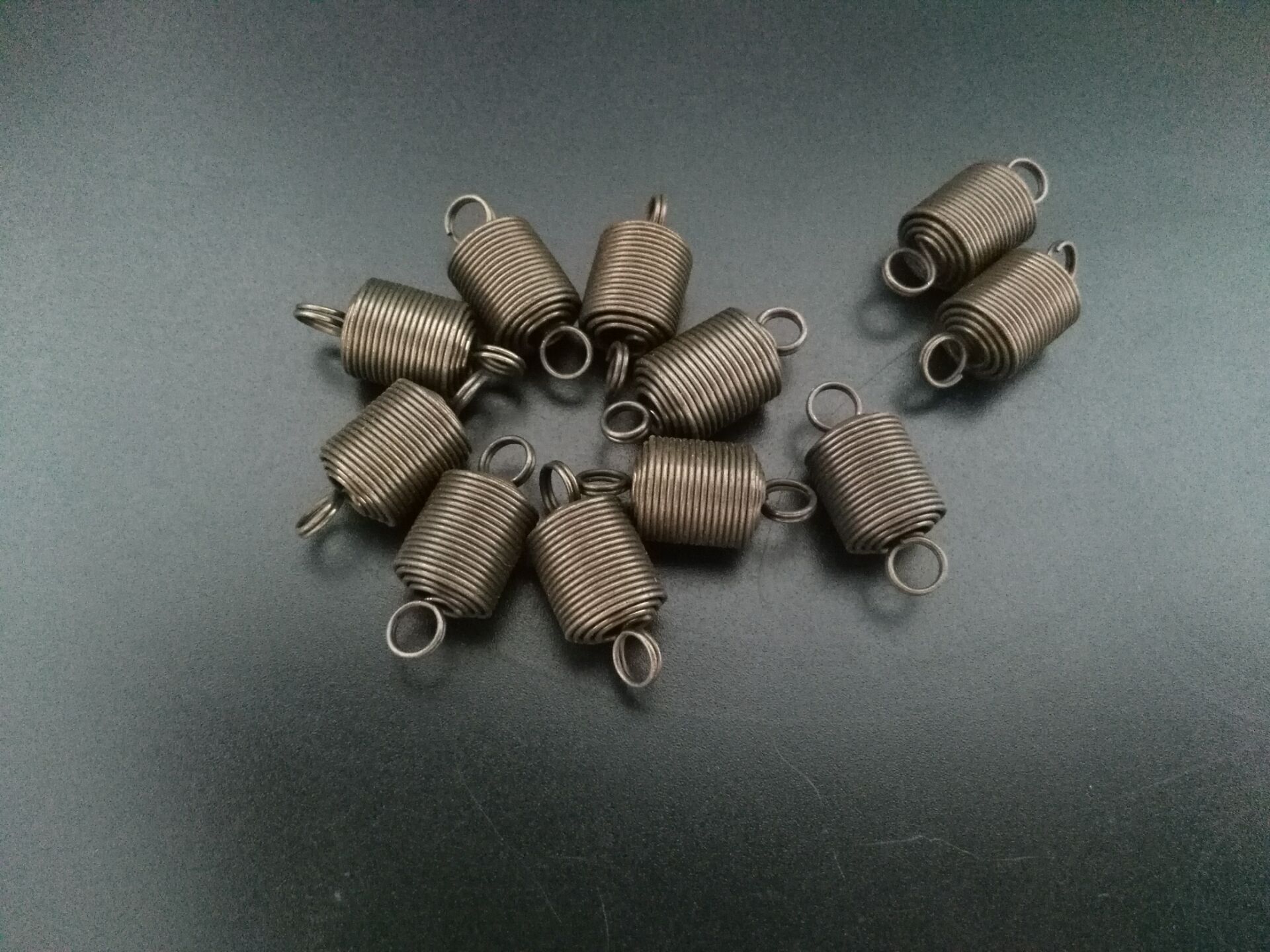 拉伸彈簧有什么特點？